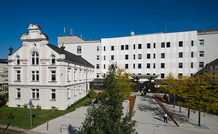 Gebäude der Orthopädischen Fachklinik der Hessing Stiftung Gebäude der Orthopädischen Fachklinik der Hessing Stiftung